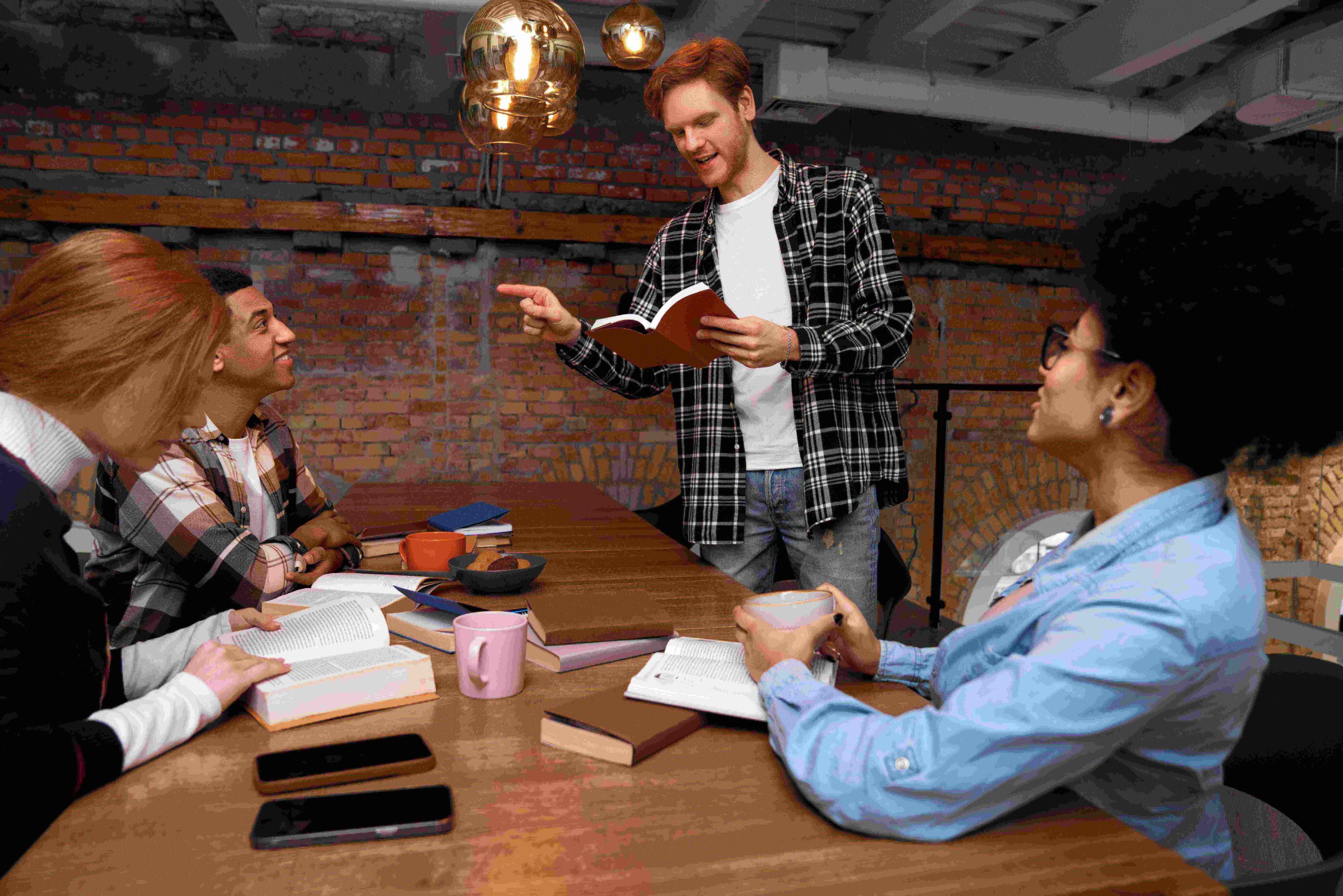 Personajes y roles en escape rooms